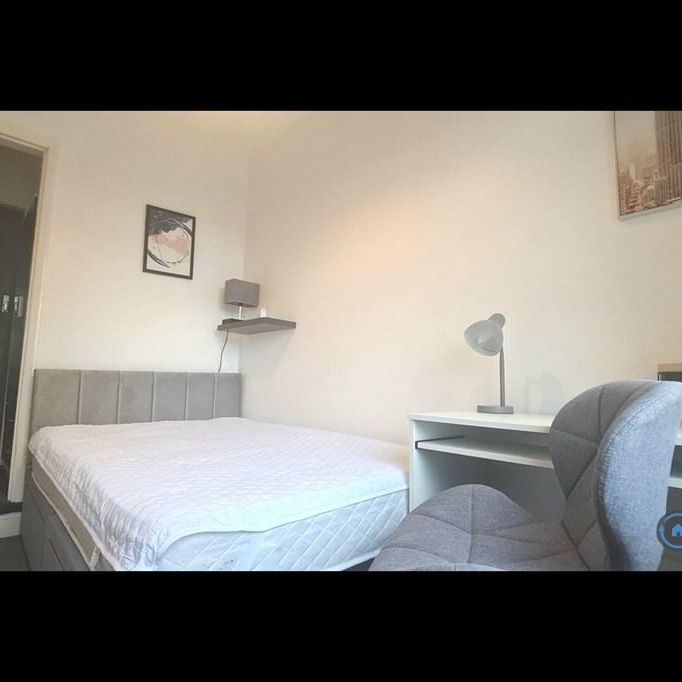 1 bedroom in a house share to rent - Photo 1
