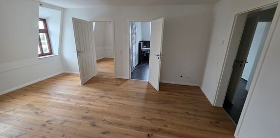 - Gemütliche 3 Raum Dachgeschosswohnung - Erstbezug nach Sanierung - Photo 2