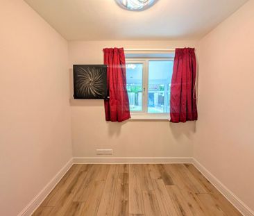 4 bedroom semi-detached bungalow to rent - Photo 4