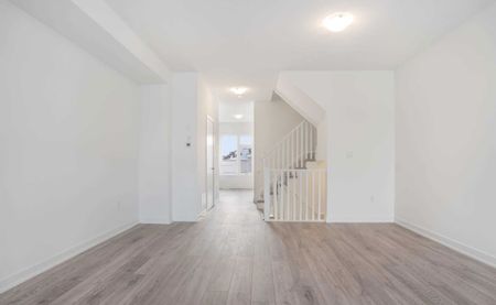 For Lease - 3079 Cherry Blossom Cmn N/A, Burlington, Ontario - Photo 4