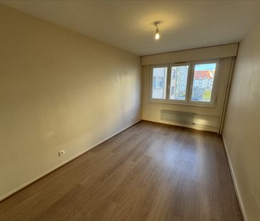 Location Appartement 5 pièces 98m² - Photo 4