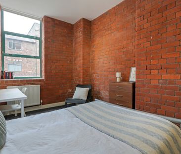 4 Bed Flat, Bells Square, S1 - Photo 6