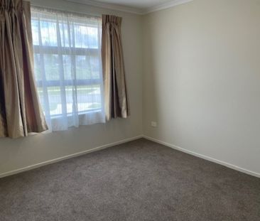 Modern 3-Bedroom Home - Photo 3