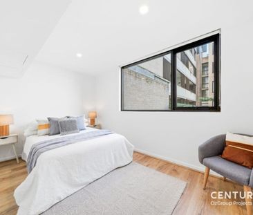 Modern Split-Level Apartment with Private Entrance in Prime Waterlo... - Photo 3