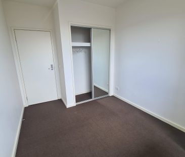 North Melbourne - Photo 2