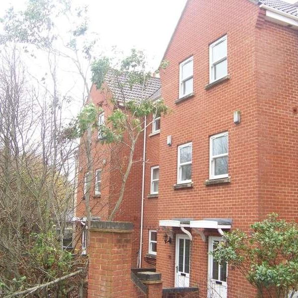 Aspen Park Road, Locking Castle, BS22 - Photo 2