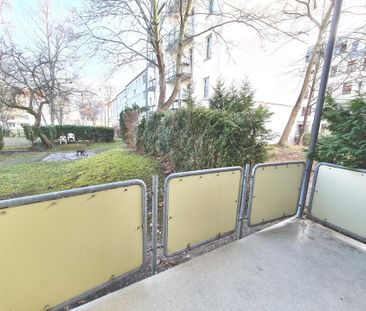 Helle 3-Raum-Wohnung mit Balkon im kernsanierten Gründerzeithaus im... - Photo 1