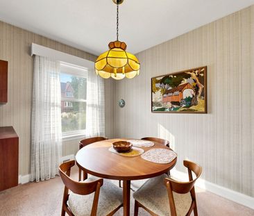 For Lease - 33 Irvington Crescent, Toronto, Ontario - Photo 6