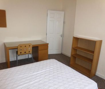 3 bedroom terraced house to rent - Photo 5