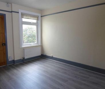 2 bedroom end of terrace house to rent - Photo 5