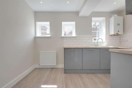 Winchelsea Gardens, Worthing, BN11 - Photo 4