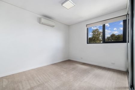 Large 2-bedroom corner apartment, in the heart of Belconnen - Photo 3