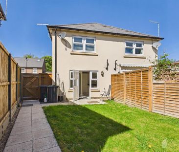 2 bedroom semi-detached house to rent - Photo 6