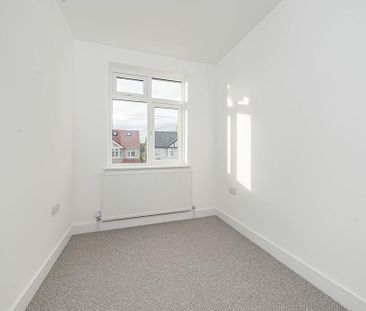 5 bedroom semi-detached house to rent - Photo 4