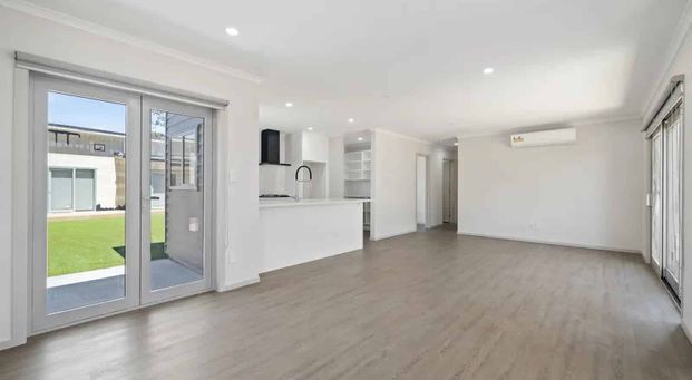 Stunning on Noni Street! - Photo 1