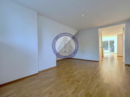 LUMINEUX AVEC GRAND BALCON-TERRASSE - Foto 2