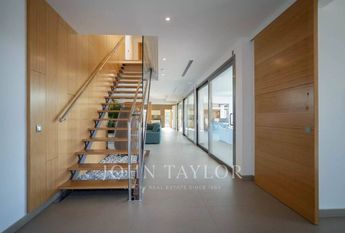 Luxury Villa for rent in Cap Martinet, Spain