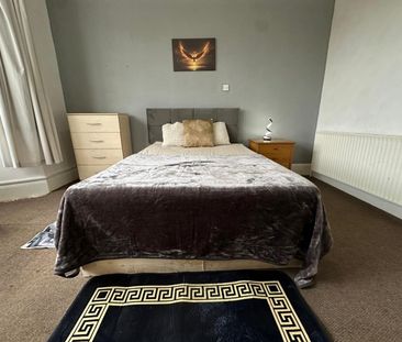 Room in a Shared Flat, Holland Road, NW10 - Photo 3