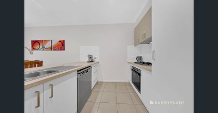 thoughtfully designed townhouse - Photo 3