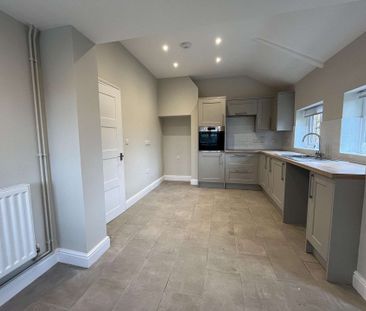 Two bedroom semi detached property - Photo 5