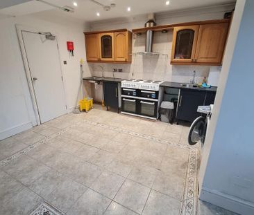 3 bedroom house share to rent - Photo 4