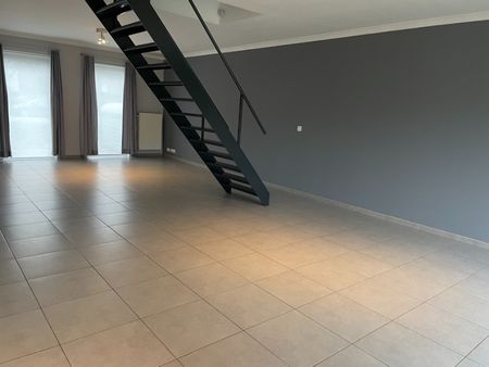 EENGEZINSWONING + tuin - Photo 2