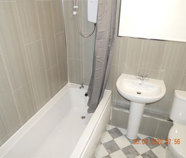 High Trees Close, Redditch - Photo 4