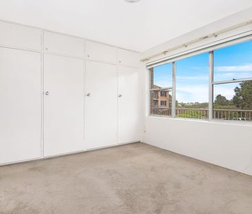 One-Bedroom Units – Peaceful Allambie Heights Retreat - Photo 3