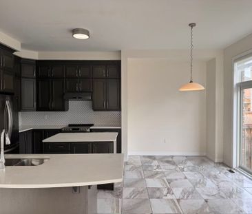 For Lease - 3345 Erasmum Street, Oakville, Ontario - Photo 2