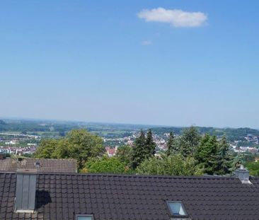 Herrliche Aussicht ! 3-Zi.-DG-Wohnung in Deggendorf-Höhenlage - Foto 1