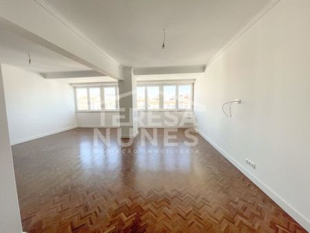 3 room luxury Flat for rent in Pedralvas, Lisbon - Photo 4