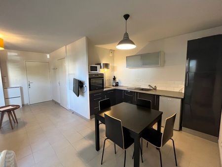 Location Appartement 1 pièce 29m² ISTRES 13800 - Photo 3