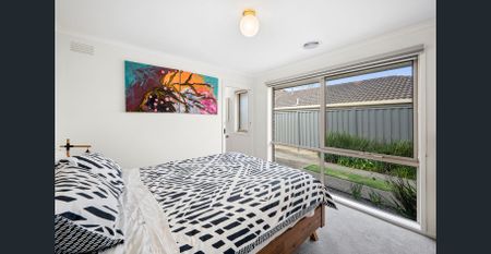 Meticulously renovated family haven - Photo 3