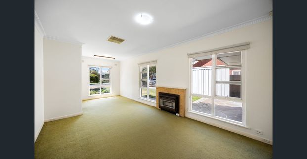 Family Living Between City & Sea - Photo 1