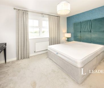 3 bedroom house to rent Westvale Road, Horley, Surrey, RH6 - Photo 5