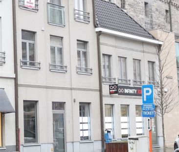 Authentiek appartement met alle comfort palende aan het Stadhuis va... - Foto 1