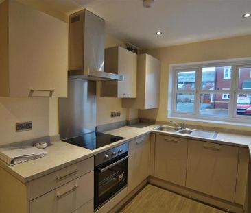 3 bedroom terraced house to rent - Photo 6