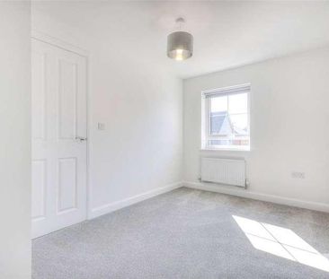 Blackbird Road, Yapton, Arundel, West Sussex, BN18 - Photo 2