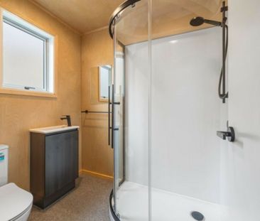 Tasefully renovated and spacious - Photo 5
