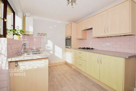 2 bedroom end of terrace house to rent - Photo 5