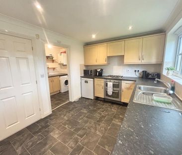 4 bedroom detached house to rent - Photo 4
