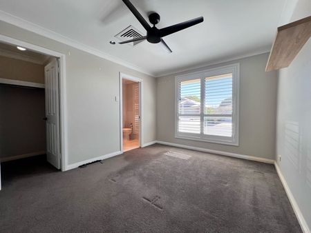 Prime Location! - Photo 5