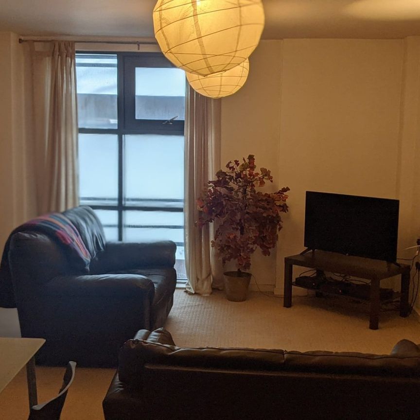1 Bed Flat, Blantyre Street, M15 - Photo 1