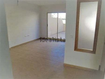 Alquiler de chalet adosado en Calle Casa del Medio - Photo 2