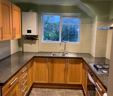 2 Bed Flat, Purpose Built, SE13 - Photo 2