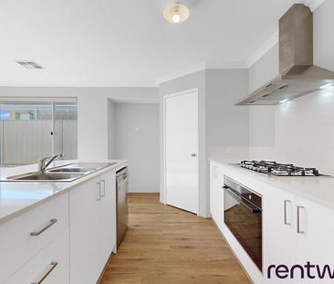 Spacious home with large yard - Photo 4