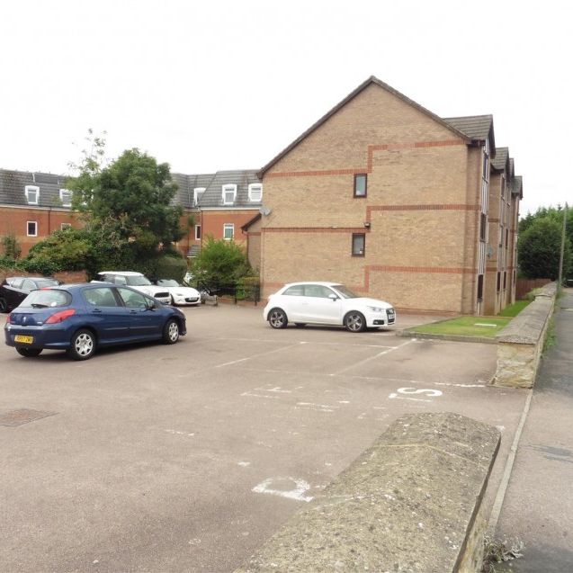 1 Bedroom Flat to Rent in North Street, Rushden, Northants, NN10 - Photo 1