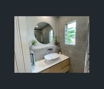 Prime Location, Prime Living - Fully Furnished! - Photo 2