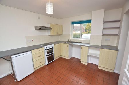 3 bedroom semi-detached house to rent - Photo 5