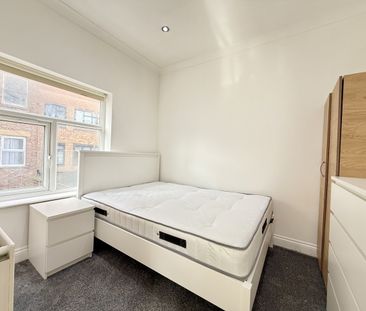 1 Bed Flat, Lewisham High Street, SE13 - Photo 2